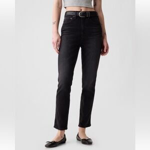 *SOLD* Gap Women's High Rise Vintage Slim Jeans- Washed Black